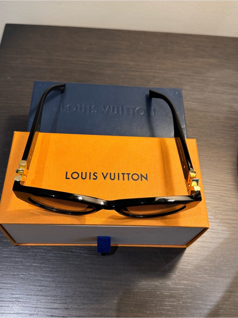 Louis Vuitton — LV GO-14 Cat Eye Sunglasses (Z2104W) - Picture 4 of 8